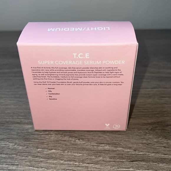 Doll 10 T.C.E. Cream Light/Medium Set with Brush, Puff & Bag